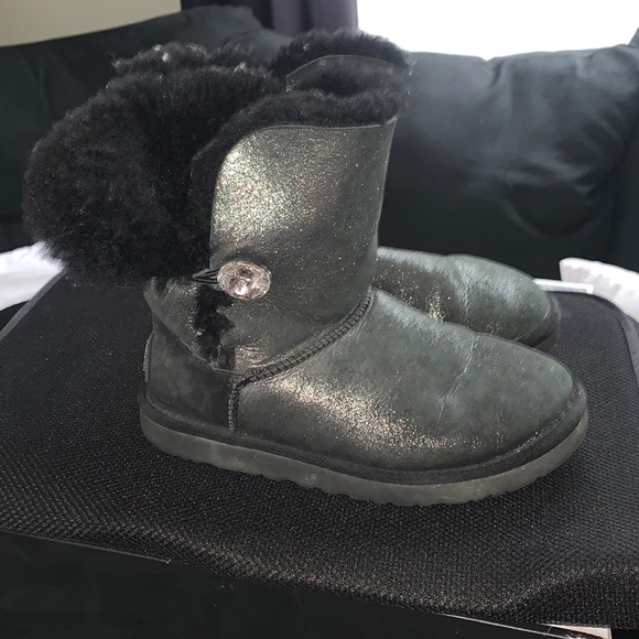 Authentic Ugg boots black metallic w/bling button sz 7 - Picture 2 of 4
